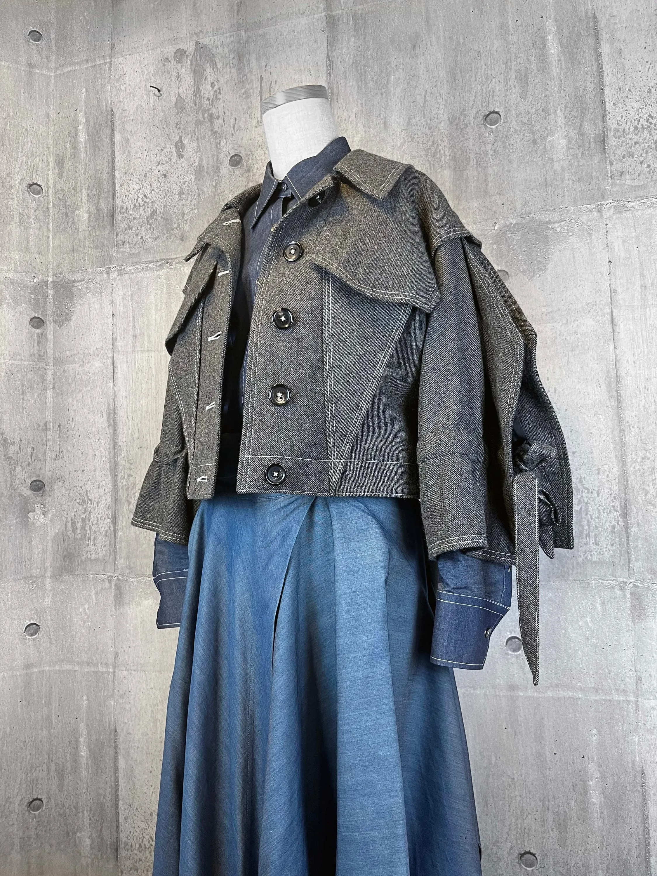 Origami wool jacket with square sleeves/Grey