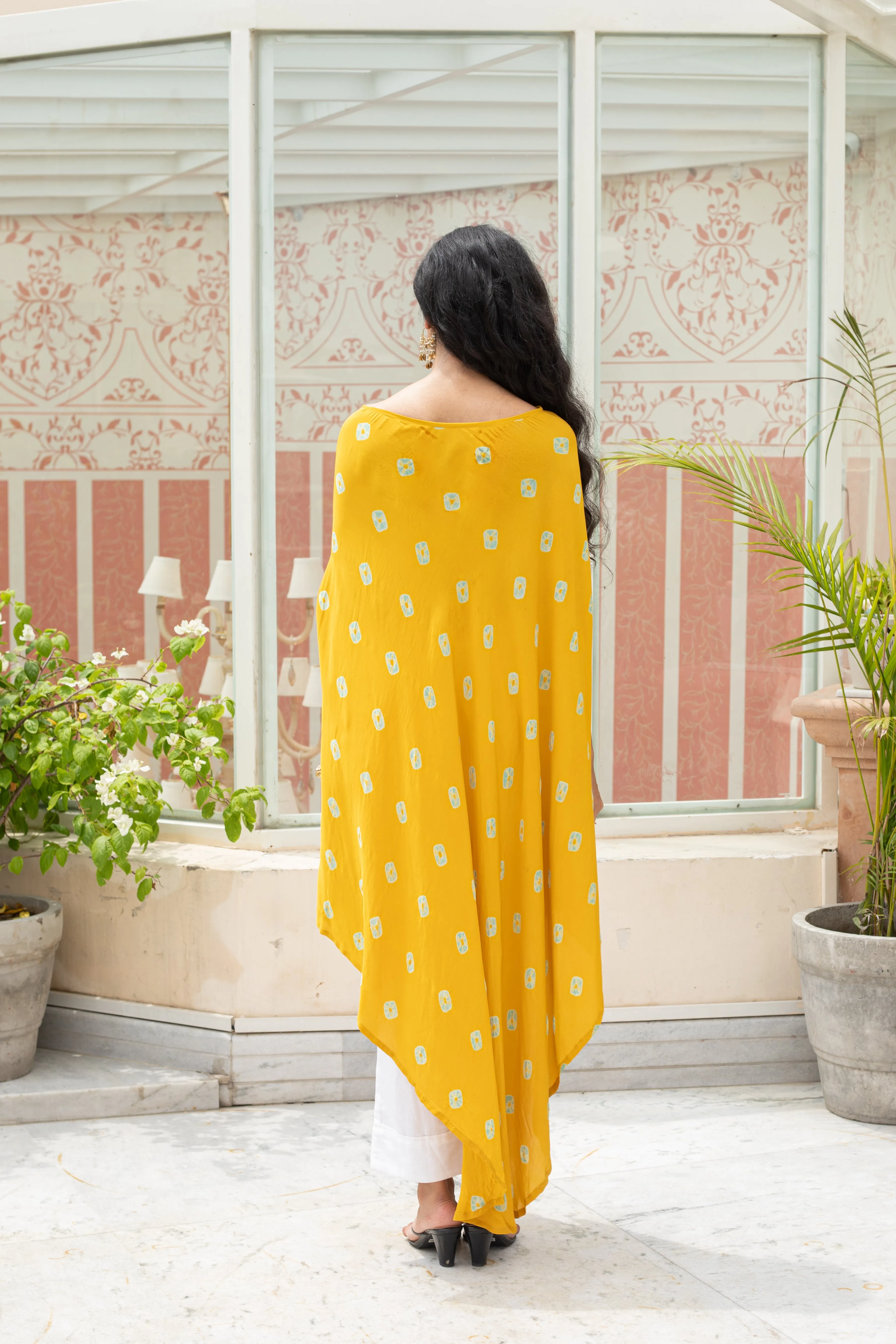 Sunehri Bandhani Poncho