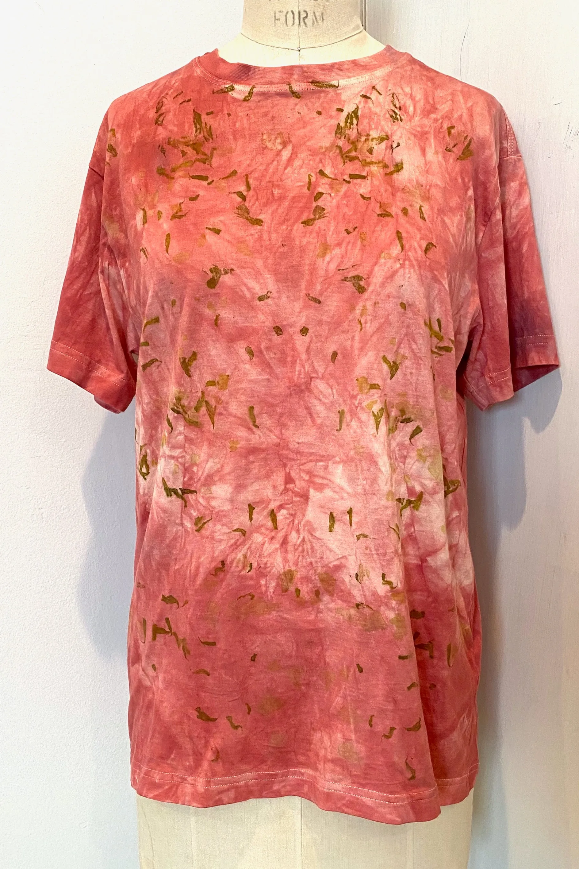 T shirt in Coral Botanically Printed